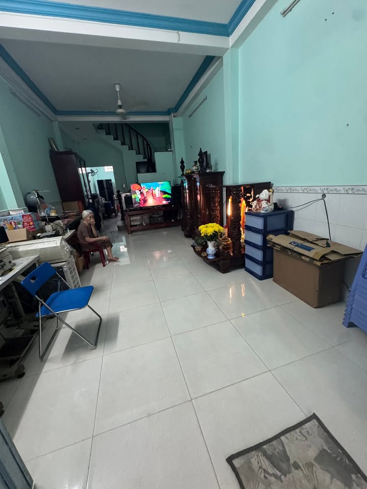 Nhà riêng Tân Phú 72m² giá 15 triệu - Hẻm ô tô, sẵn sàng ở ngay!