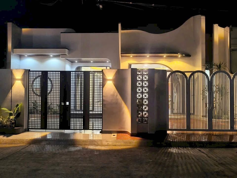 Nhà Rạch Giá 84m² (2 Căn) - Hướng Đông Nam, Giá 2.05 Tỷ