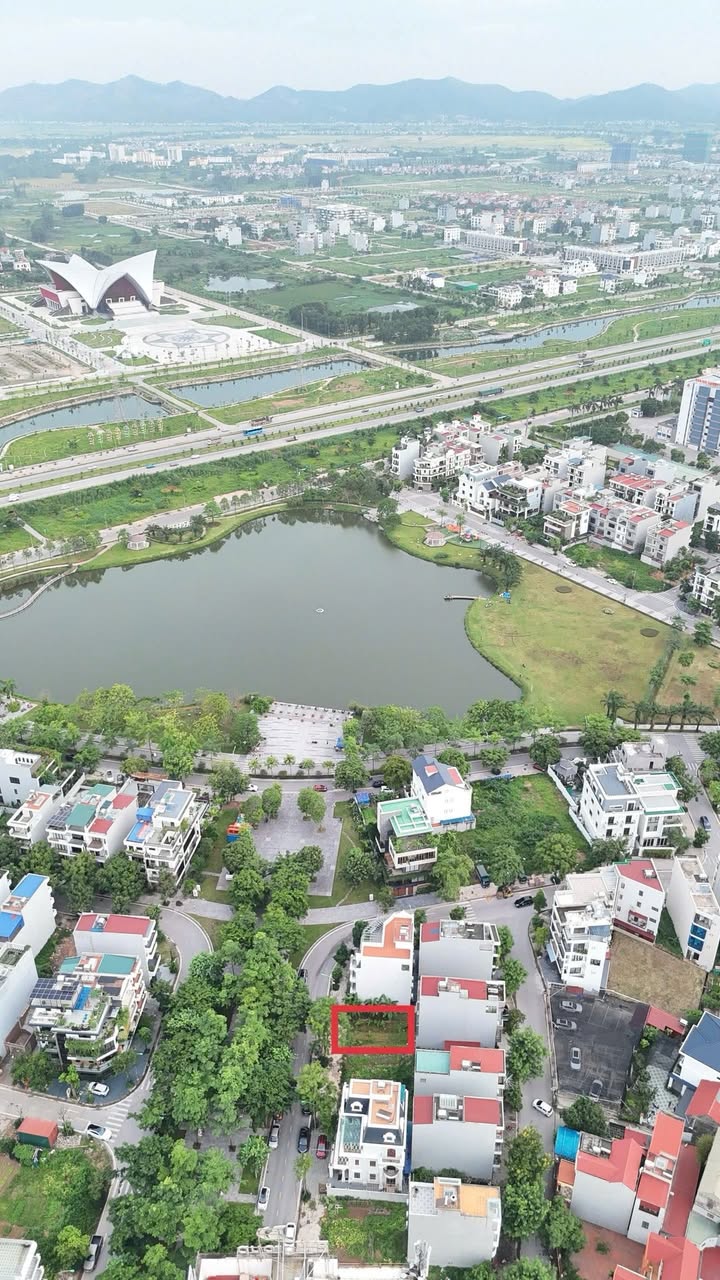 Bán Biệt Thự Bách Việt 180m² - Sổ Hồng Sẵn Sàng - Gần Hồ Điều Hòa