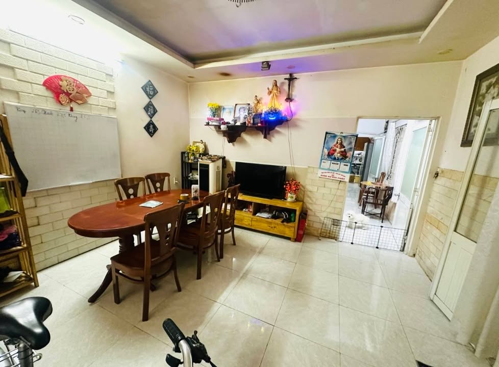 Nhà Huỳnh Văn Bánh, Phú Nhuận - 85m² 2 Tầng, Xe Hơi, Sổ Hồng Riêng