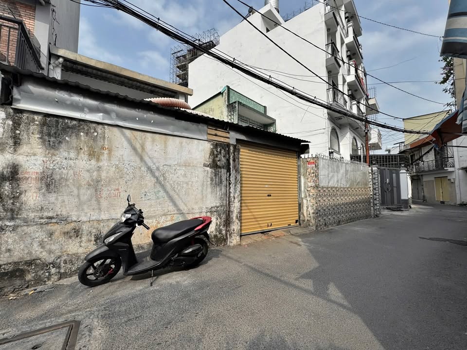 Bán nhà Lê Quang Định Phú Nhuận 105m² giá 7.9 tỷ - Vị trí đẹp nở hậu!