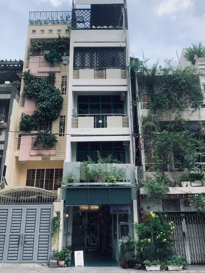 Nhà phố Quận 1 82m² - Dòng tiền ổn định 50 triệu/tháng