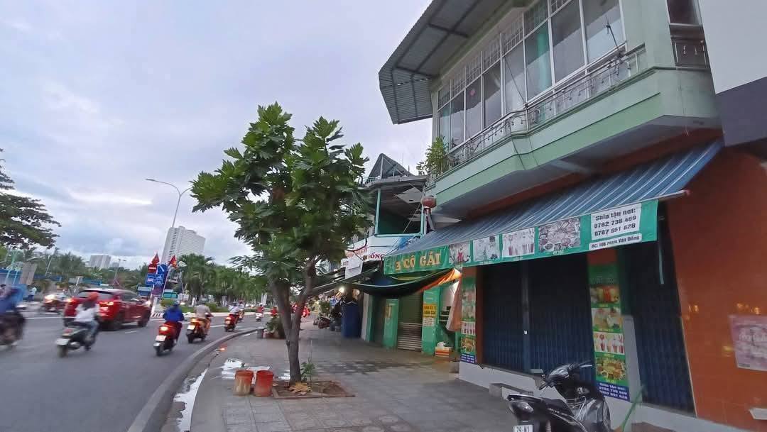 Nhà mặt tiền Phạm Văn Đồng Nha Trang 30m² - Mặt tiền kinh doanh