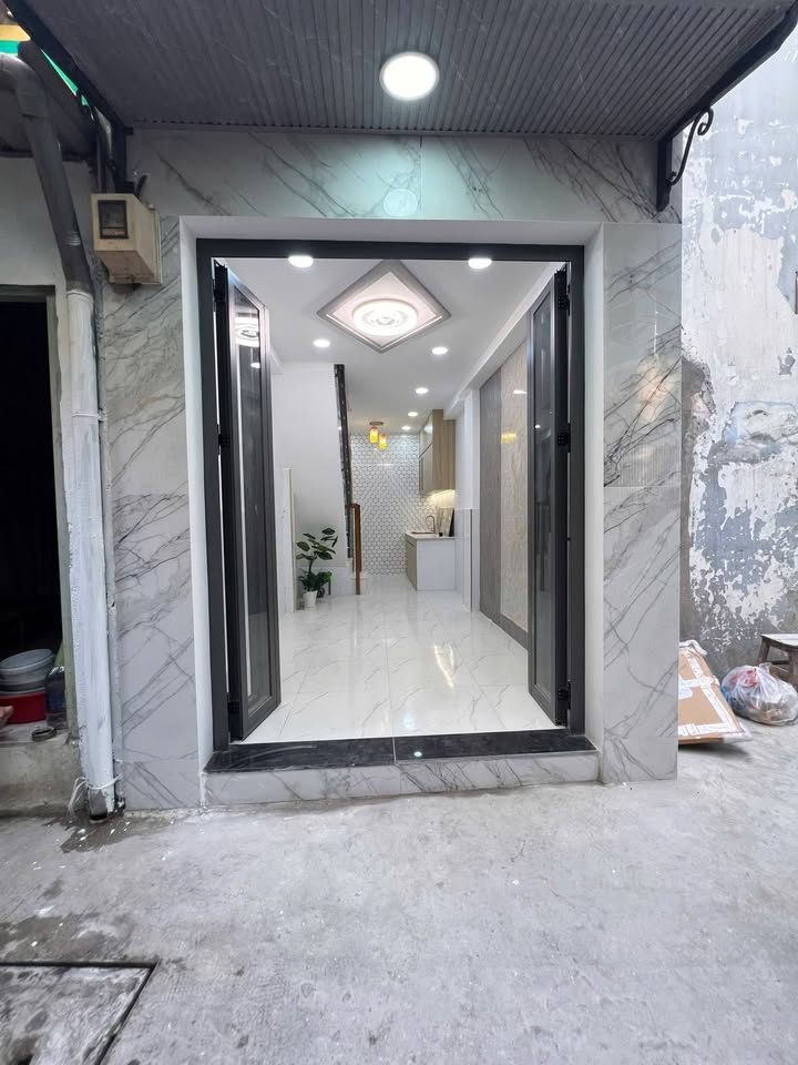 Nhà phố Quận 6 20m² 2.86 tỷ - Sẵn sàng ở ngay, hẻm thông thoáng!