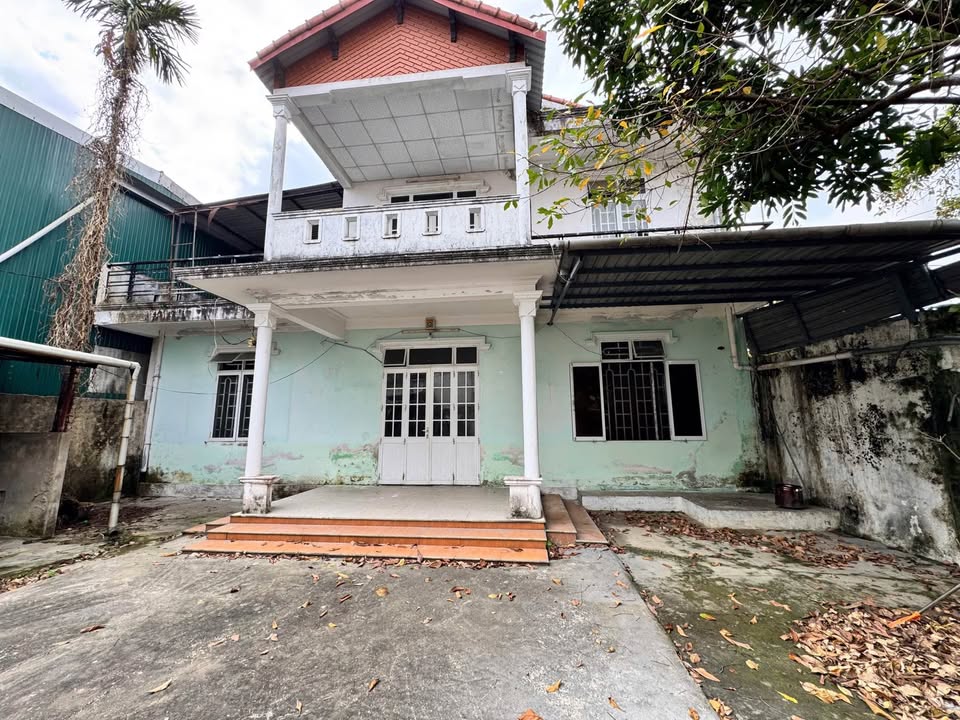 Nhà Phố Cho Thuê Nguyễn Huệ, Huế 300m² - Vị trí đắc địa kinh doanh!