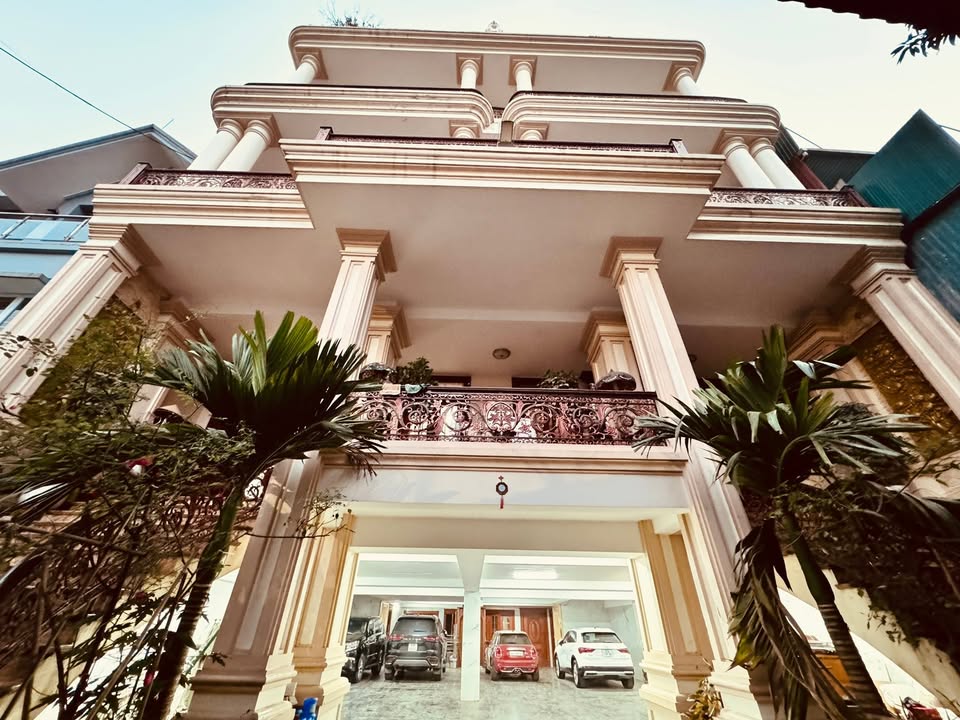 Nhà Mặt Tiền Nguyễn Văn Linh Hà Giang - Mặt tiền kinh doanh, 5 tầng