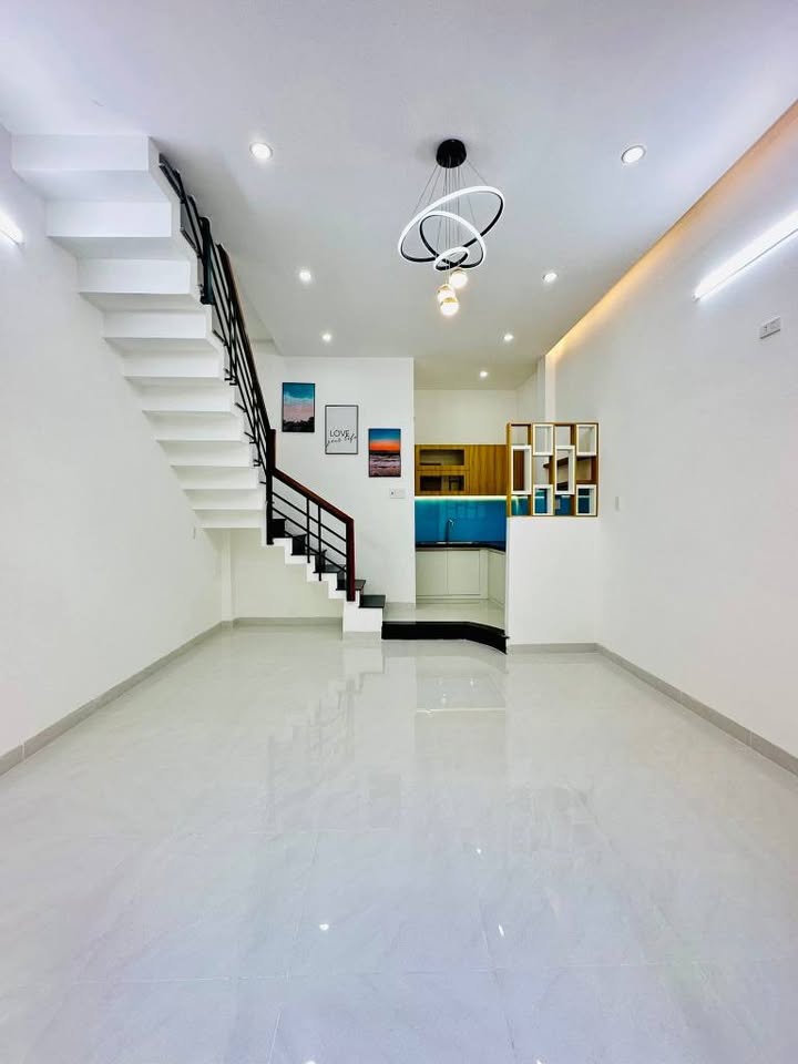 Nhà 2 Tầng Hẻm Hồ Sinh Thái, Quy Nhơn - 32m² Giá 1.99 Tỷ