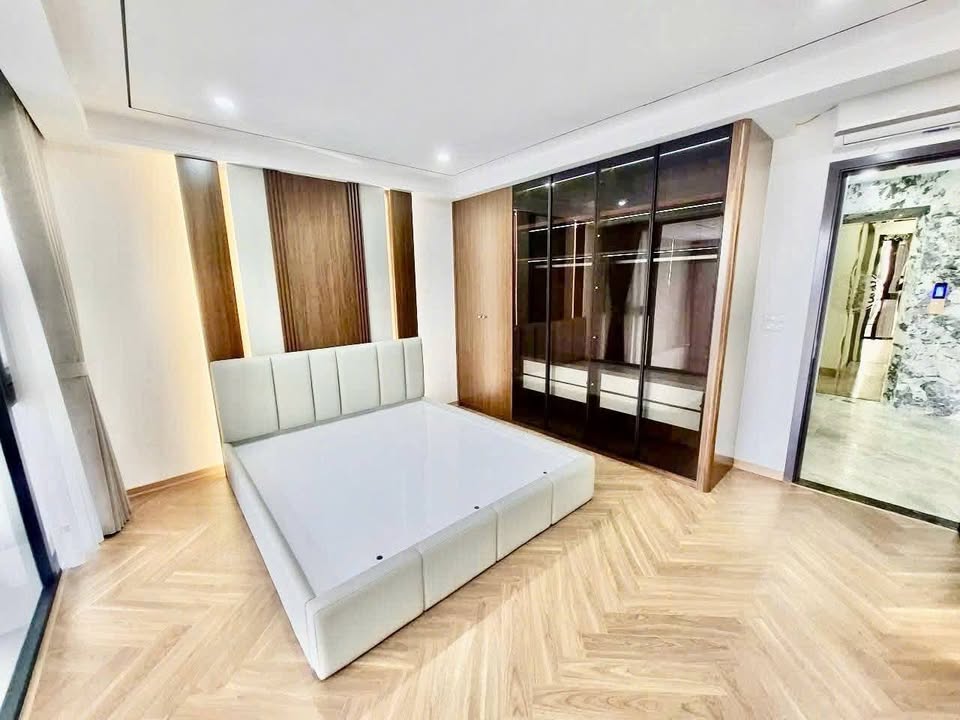 Nhà Phố Bát Khối Long Biên 72m² hơn 15 tỷ - Mặt tiền kinh doanh đắc địa!