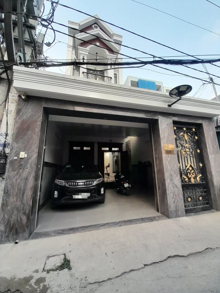 Nhà 4 Tầng Thang Máy Đường Trương Thị Hoa, Q12 - 9.5 Tỷ