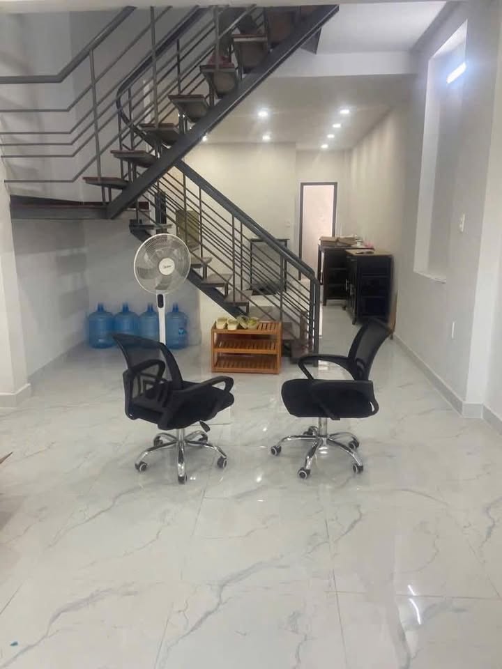 Nhà 2 Tầng Mới Kính, Sổ Hồng Riêng, Q7 - Giá 6 Tỷ