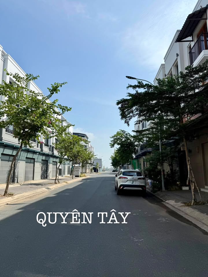 Nhà Phố Kinh Doanh 62m² KĐT Tây Sông Hậu - Giá 3.4 Tỷ