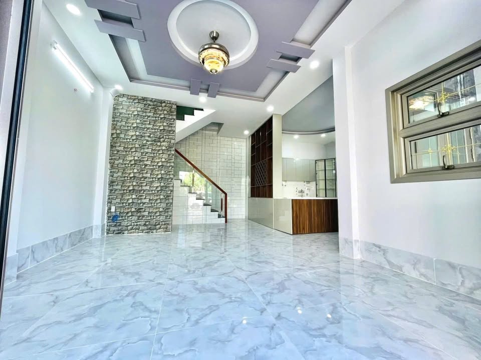 Nhà 4 Tầng Hiệp Bình Chánh 71m² - Sân Ô tô, Hẻm Thông, Giá 8.x Tỷ