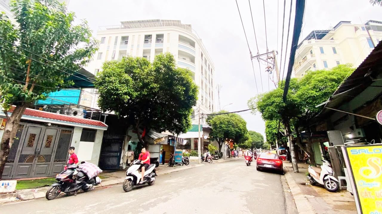 Nhà Phố Quận Tân Bình 375m² - Mặt tiền kinh doanh đắc địa!