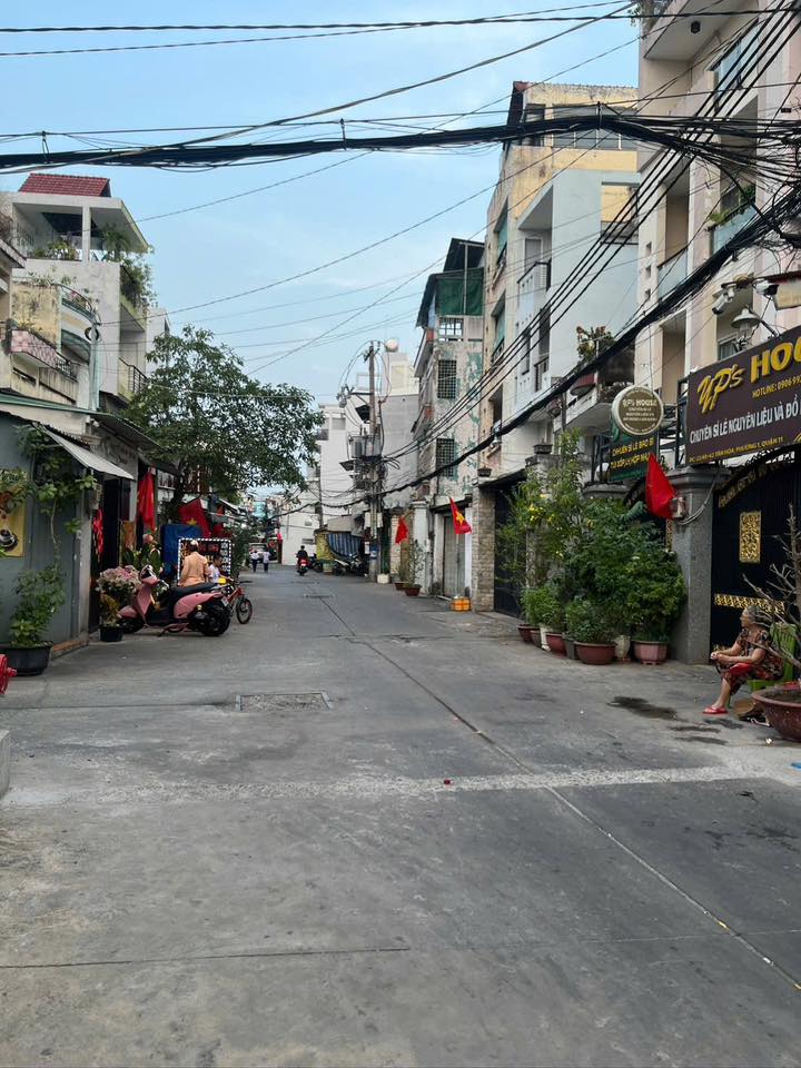 Bán nhà Quận 11 hẻm Tân Hóa 142m² giá 11 tỷ - Ô tô vào tận nhà