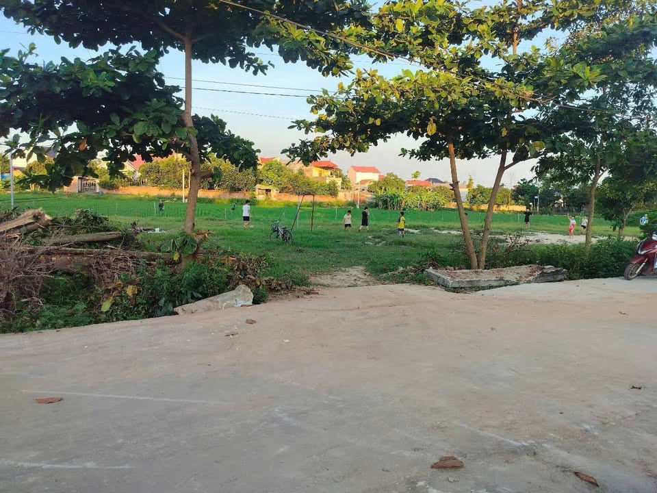 Bán đất Sóc Sơn 183m² full thổ cư, mặt tiền 10m, giá 2.7 tỷ