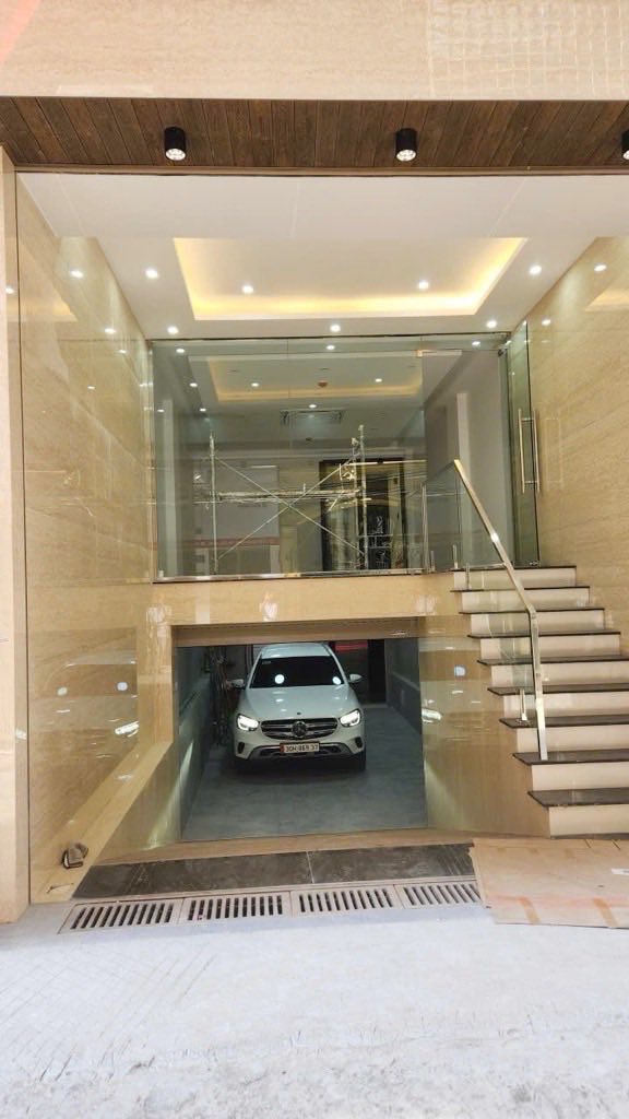 Nhà riêng Phú Diễn 93m² 7 tầng thang máy - Ô tô vào tận nhà!