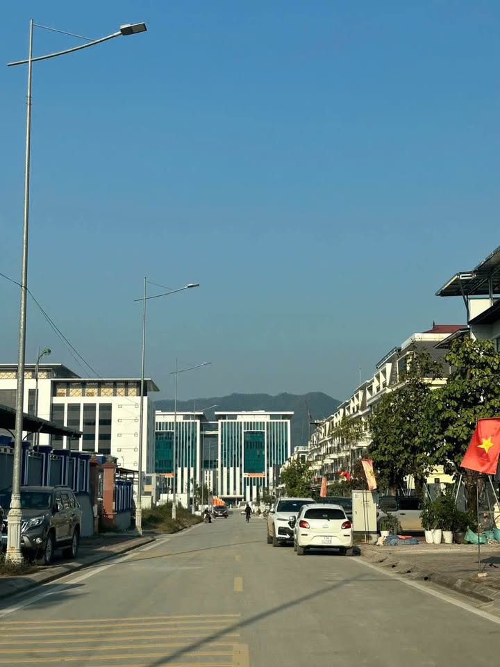 Nhà Liền Kề 120m² Trung Tâm Hành Chính Cao Bằng - Sổ Hồng Sẵn Sàng