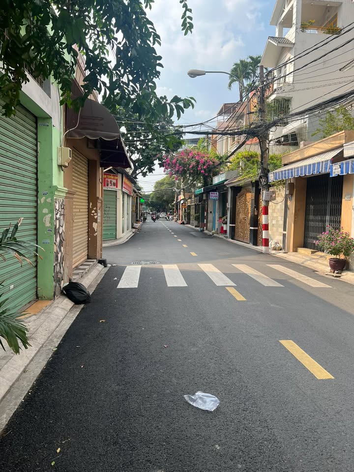 Nhà Đồng Xoài Tân Bình 100m² - Hẻm Ô tô 8m, Tiện Xây Mới!