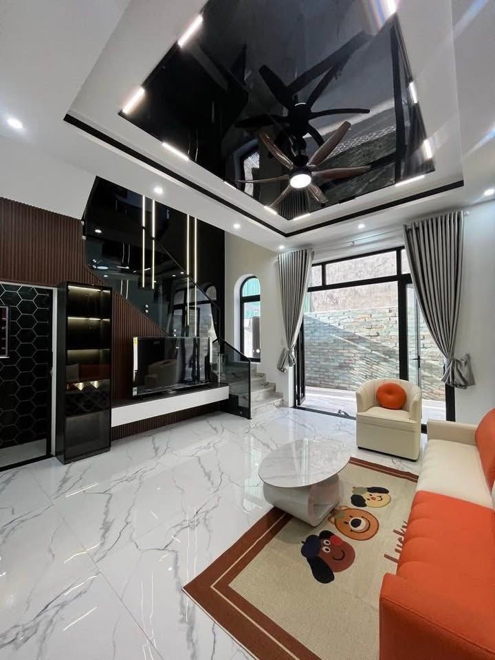 Nhà 3 Tầng Hoàng Văn Thái Đà Nẵng 61m² - Ô Tô Vào Tận Nhà!