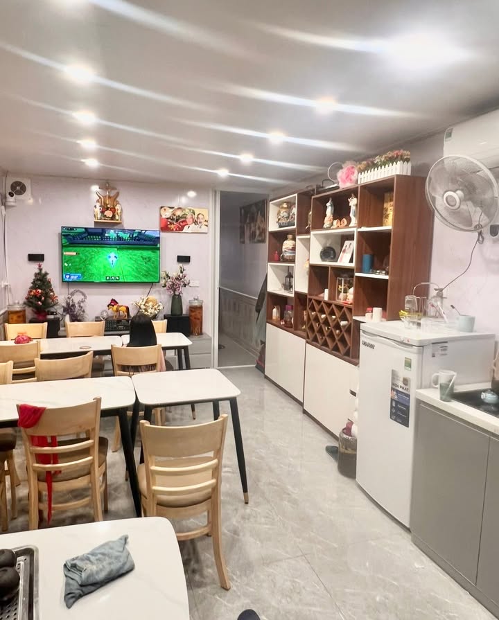 Nhà Tập Thể Tầng 1 Đống Đa 70m² – Ô tô vào tận cửa, kinh doanh tốt!