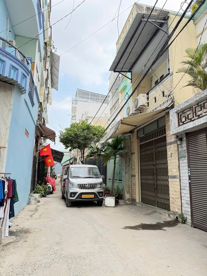 Nhà 50m² 3 Tầng 4PN Ngay Ngã Tư Bốn Xã, Bình Tân - 6.25 Tỷ