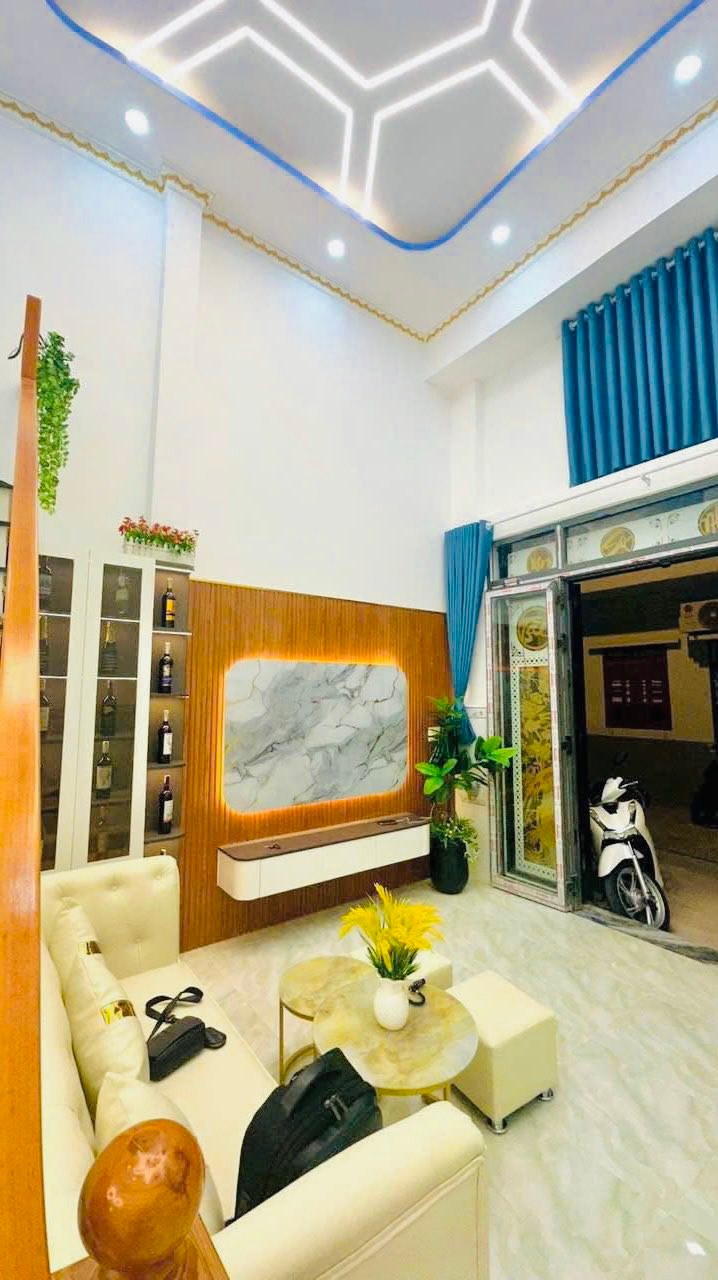 Nhà Riêng Quận Bình Tân 40m² 3.4 Tỷ - Ô tô vào tận nhà, ở ngay!