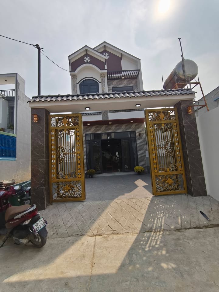 Nhà Mỹ Hạnh Nam 132.5m² 3.3 tỷ - Sẵn sàng ở ngay, full nội thất!