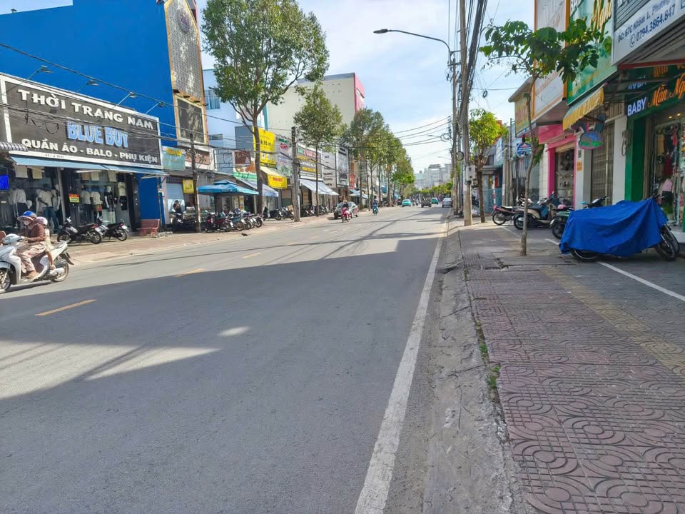 Nhà Mặt Tiền Điện Biên Phủ, Trà Vinh - Kinh Doanh Sầm Uất, 100m², 7.x Tỷ