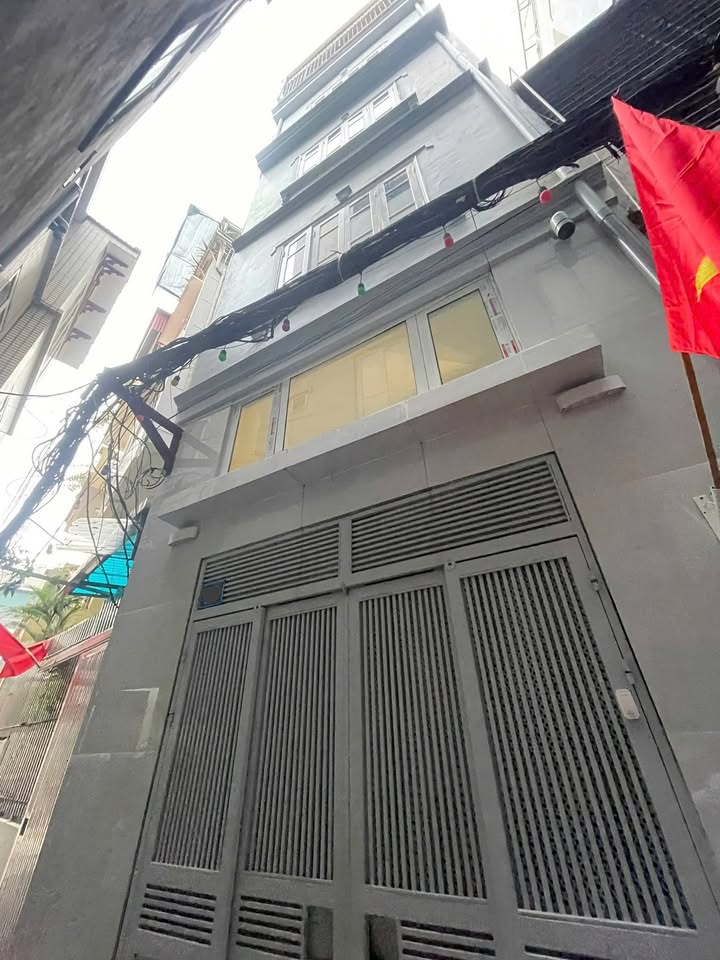 Nhà riêng Tây Hồ 26.5m² - Chính chủ bán, vị trí đẹp!