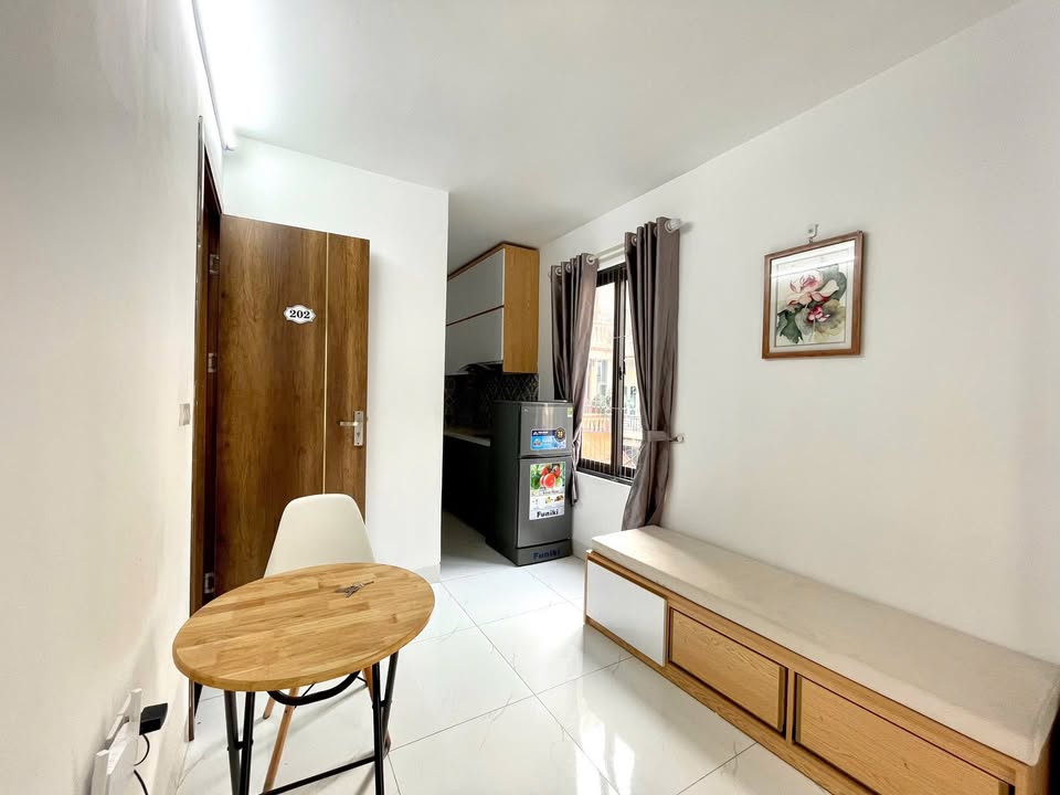 Cho thuê căn hộ 1N1K Lạc Long Quân, Tây Hồ - 5 triệu/tháng