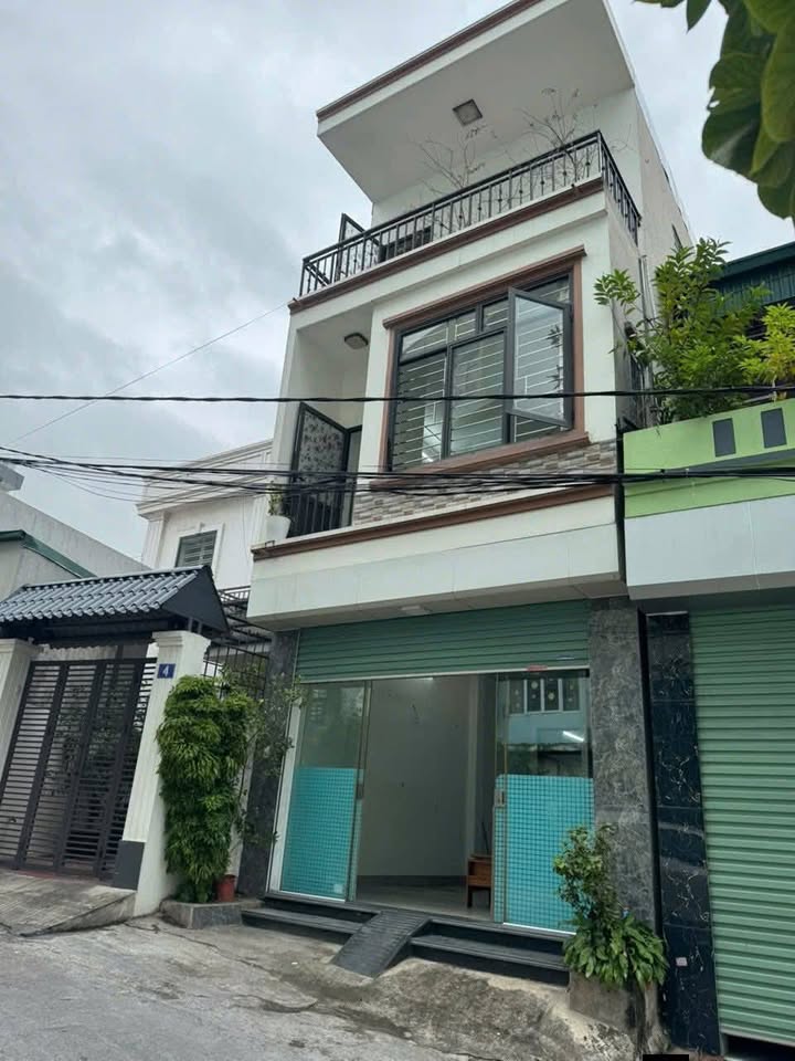 Nhà nguyên căn Hạ Long 4PN - Vị trí đẹp, 5.5 triệu/tháng