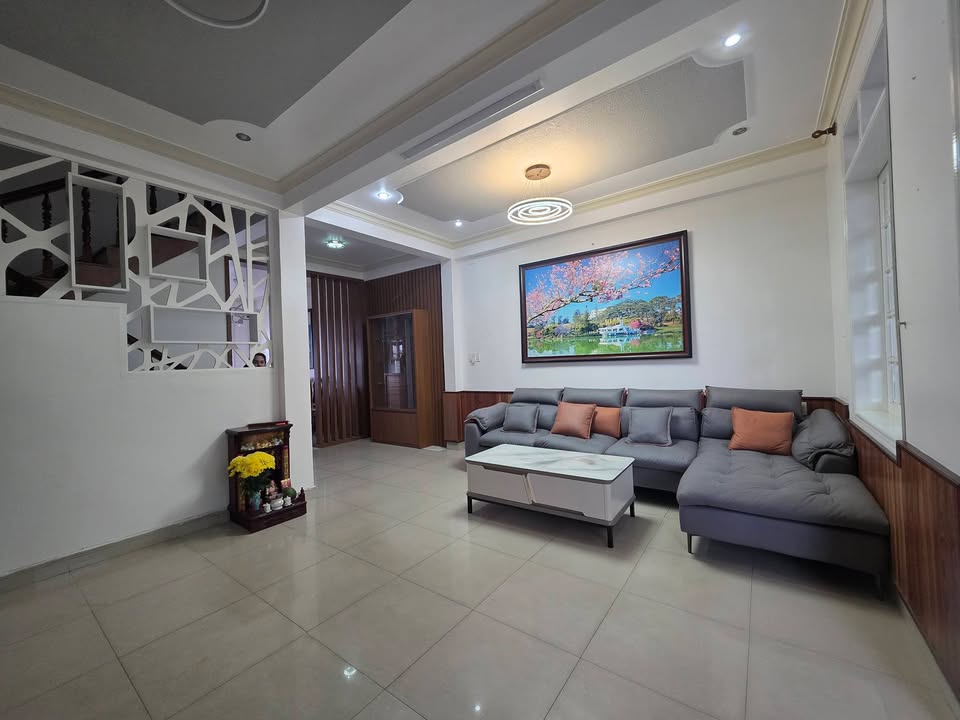 Nhà Nguyên Căn Phường 8 Đà Lạt 100m² - Sẵn sàng ở ngay!