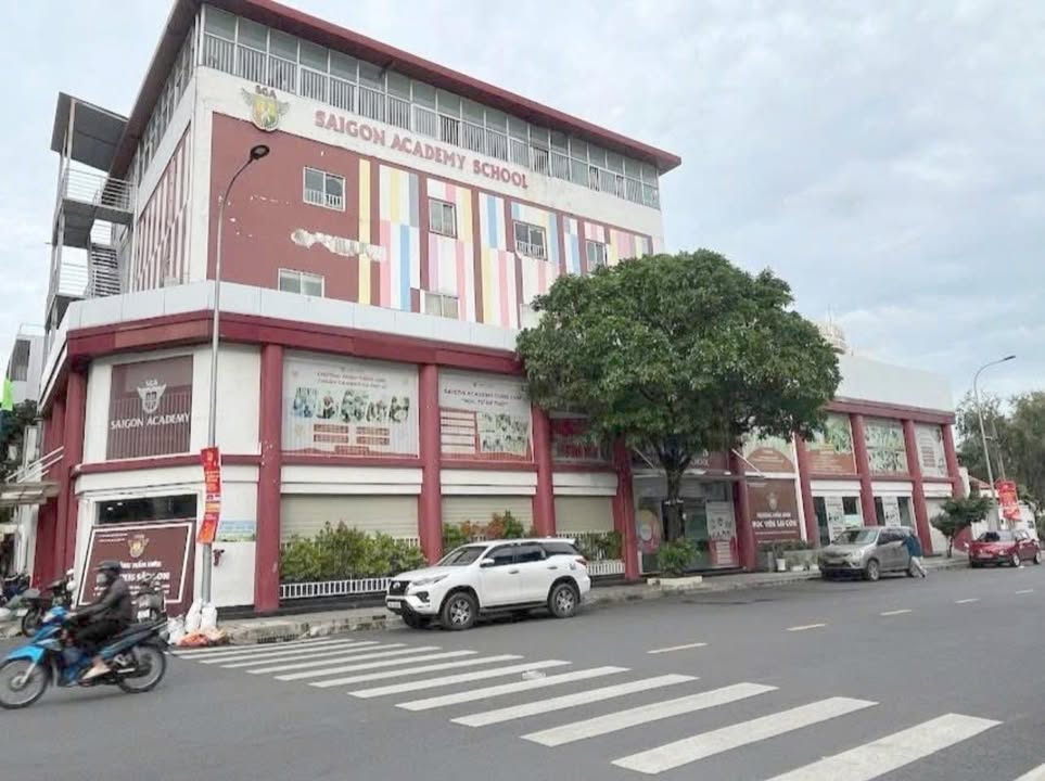 Cho thuê Tòa nhà mặt tiền Hoàng Việt, Tân Bình - 950m² - Kinh doanh lý tưởng