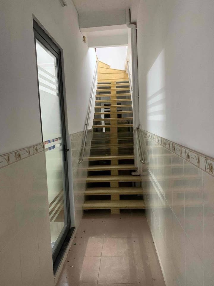 Nhà Phố Thích Minh Nguyệt, Tân Bình 300m² - Mặt tiền kinh doanh ngay!