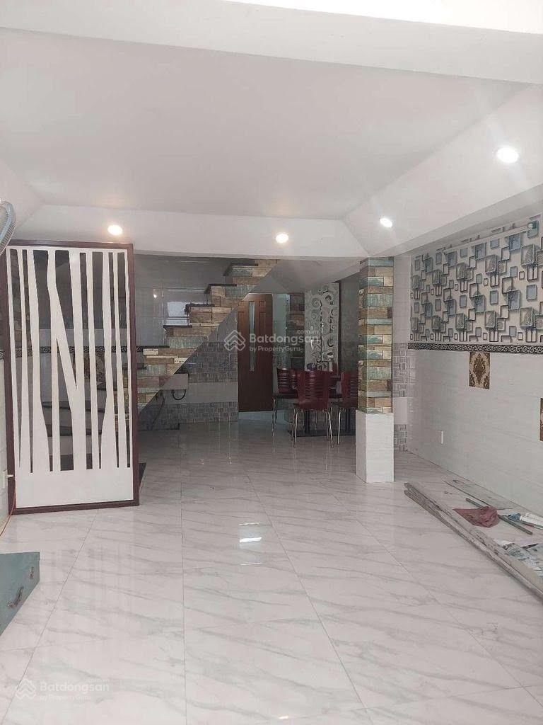 Nhà Riêng Huỳnh Văn Gấm, Tân Phú 36m² giá 10 triệu - Ô tô vào tận nhà!