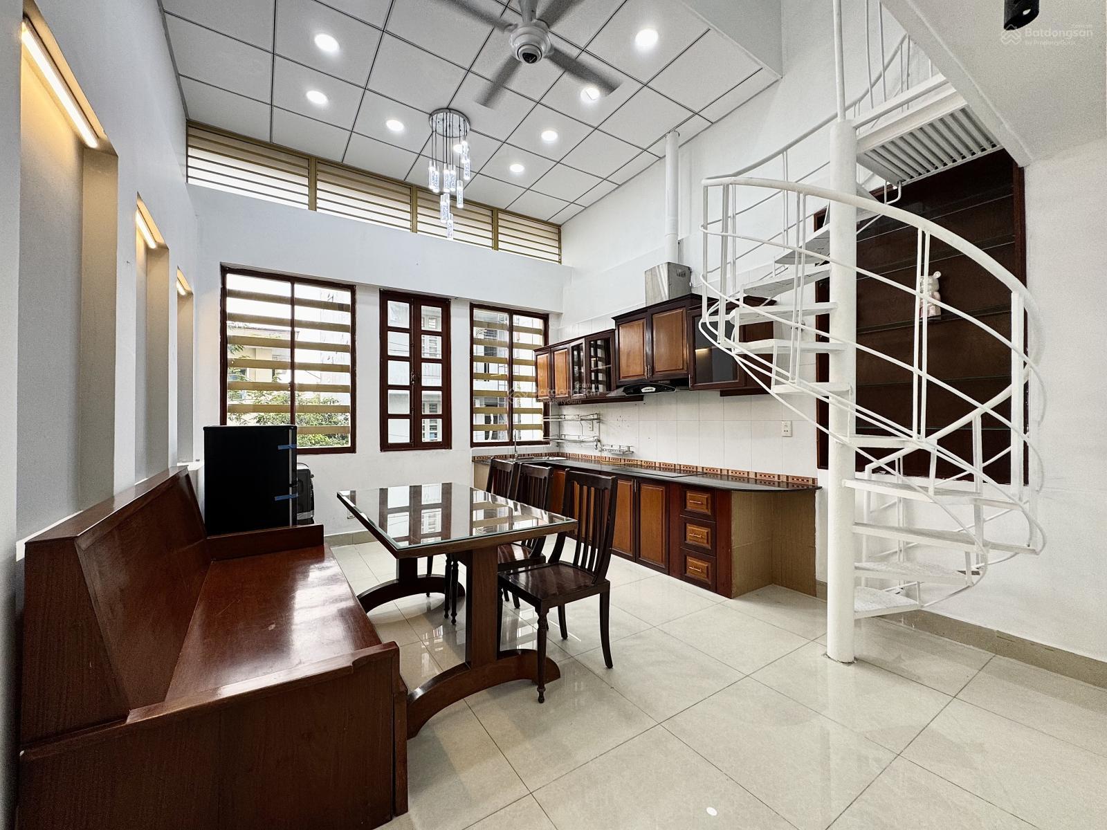 Căn hộ Quận 10 70m² - Full nội thất, nuôi thú cưng!