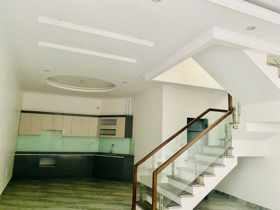 Nhà 3 tầng 40m² chính chủ gần Ngã 6 Quán Trữ, Hải Phòng - Giá 2.4 tỷ