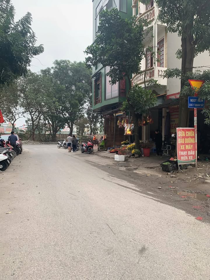 Đất nền Hoàng Mai 100m² giá 2.5 tỷ - Đường to ô tô, tiềm năng kinh doanh!