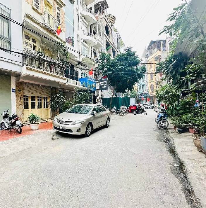 Nhà 50m² Mỹ Đình - Ô tô tránh, full đồ, 5 tầng - 22 tỷ