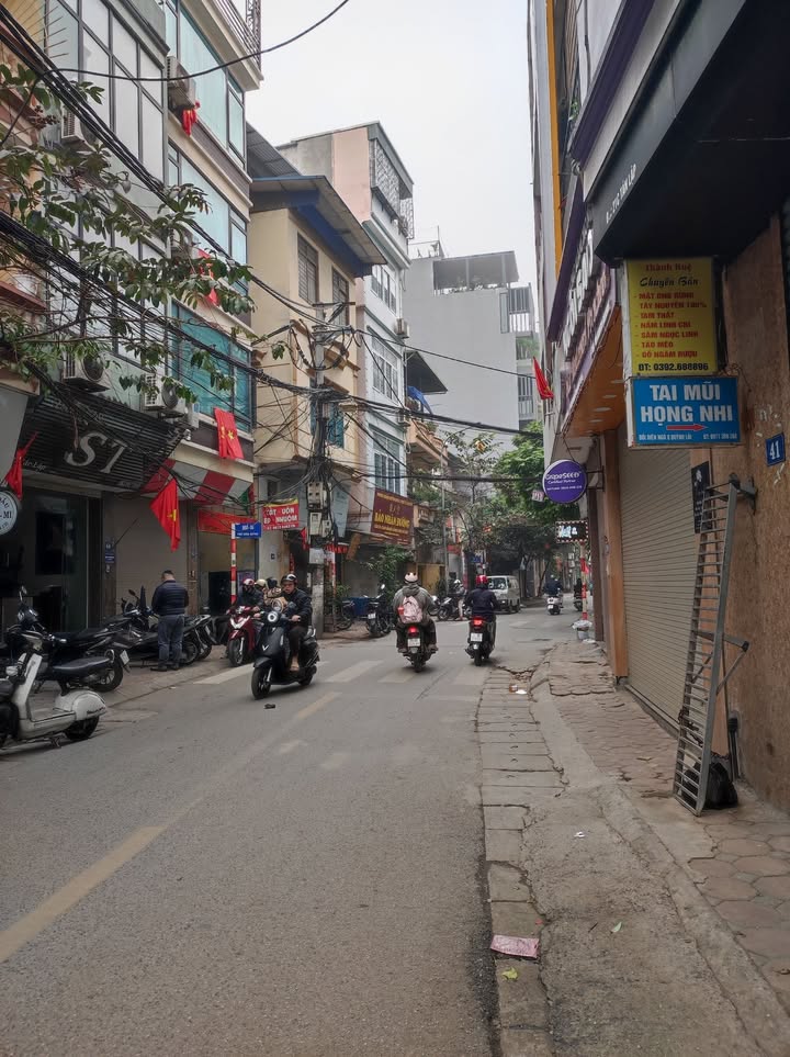 Nhà Mặt Phố Chùa Quỳnh 72m² (3 Tầng) - Kinh Doanh Sầm Uất, Vỉa Hè Rộng