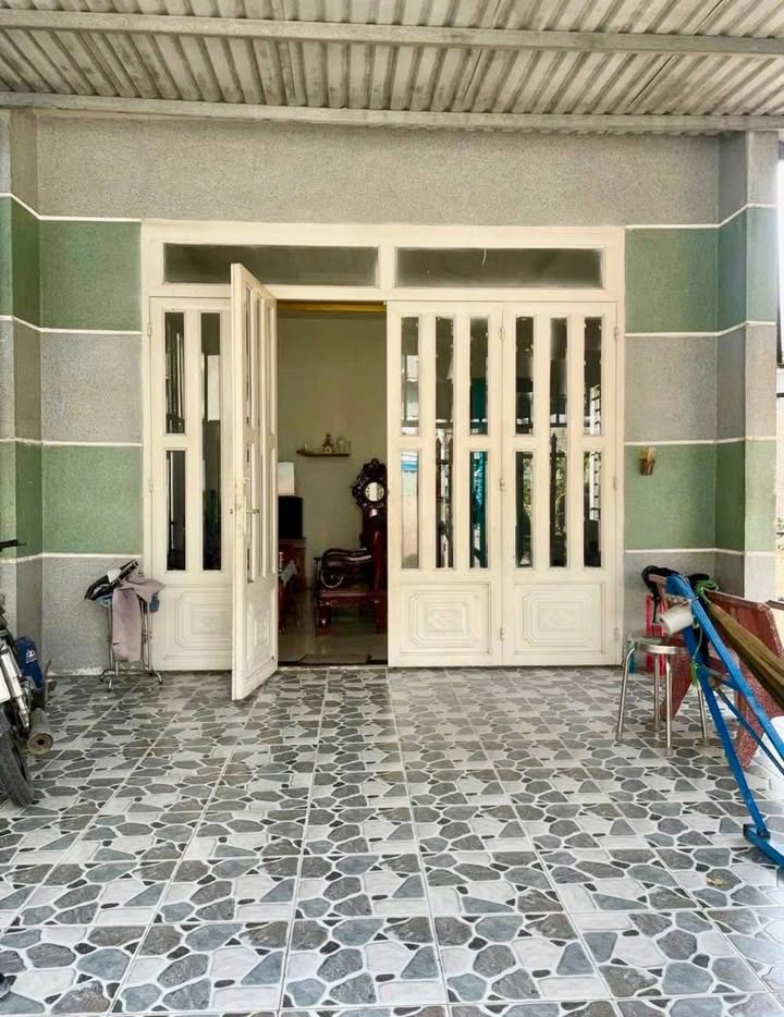 Nhà Mặt Tiền Lê Văn Việt, Q9 - 104m² - Chỉ 4 Tỷ - Sẵn Sổ Hồng