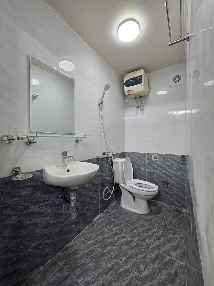 Cho thuê nhà tập thể E4 Phương Mai 30m² - Sẵn sàng ở ngay