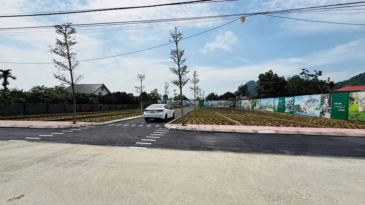 Đất nền Tân Tiến Chương Mỹ trên 80m² - Sổ đỏ chính chủ, đường ô tô!