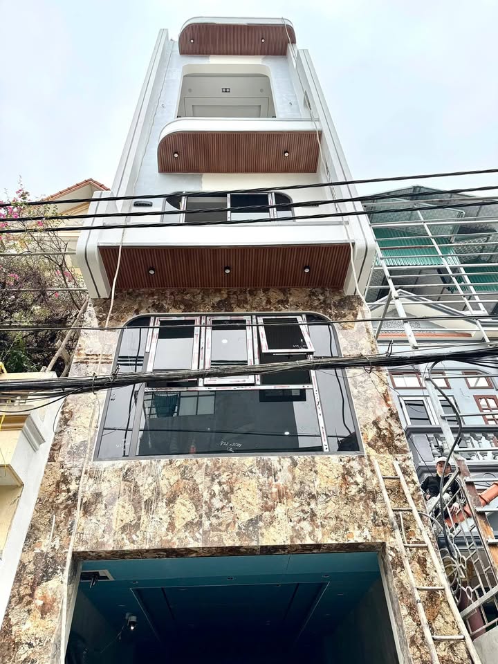 Nhà Phố Trạm Long Biên 54m² 7 Tầng - Sẵn Sàng Đón Tết!