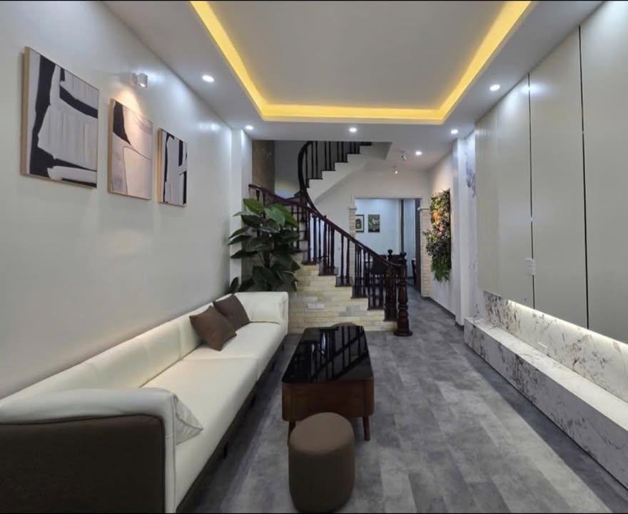 Nhà Lô Góc 43m² Võ Chí Công, Cầu Giấy - 4 Tầng, Sẵn Sàng Ở Ngay!
