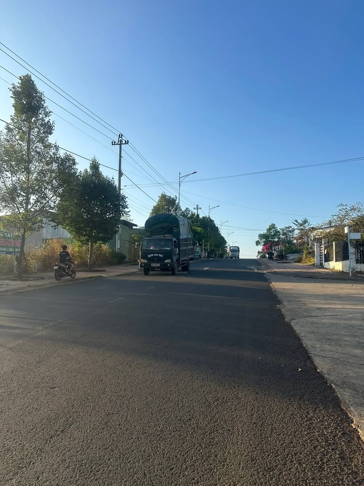 Nhà Phố Gia Nghĩa 150m² - Mặt Tiền Kinh Doanh Sầm Uất!