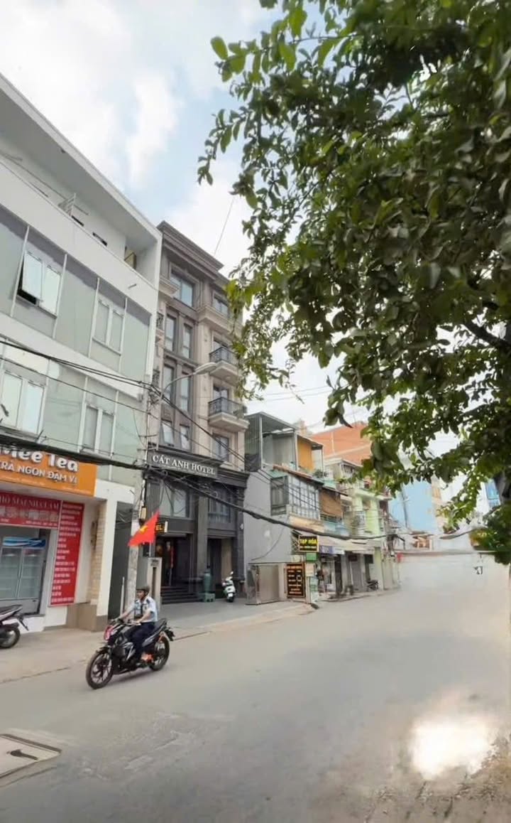 Bán Khách Sạn Mặt Tiền P11 Gò Vấp 125m² - 22 Phòng, Dòng Tiền 90 Triệu/Tháng