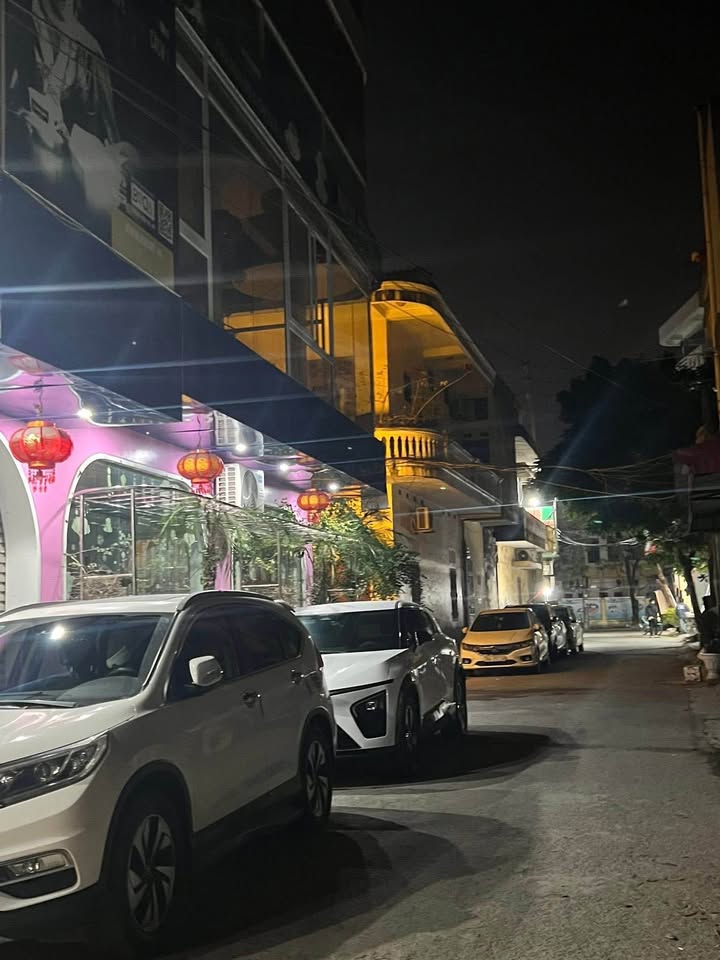 Nhà Mặt Tiền Lê Hoàn, 40m² - Kinh Doanh Sầm Uất, Sẵn Sàng Ở Ngay