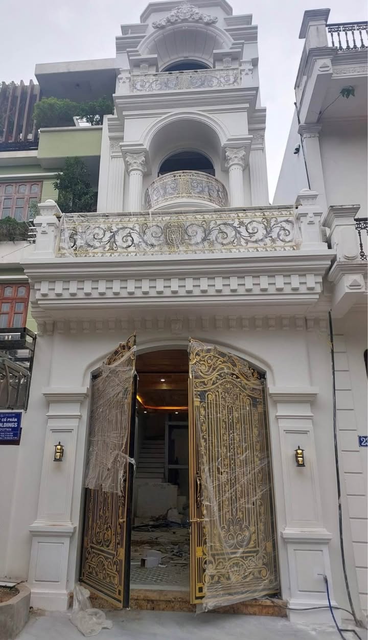 Bán nhà 4 tầng thang máy mặt đường KĐT Hòa Vượng, Nam Định - 81m², 7.2 tỷ