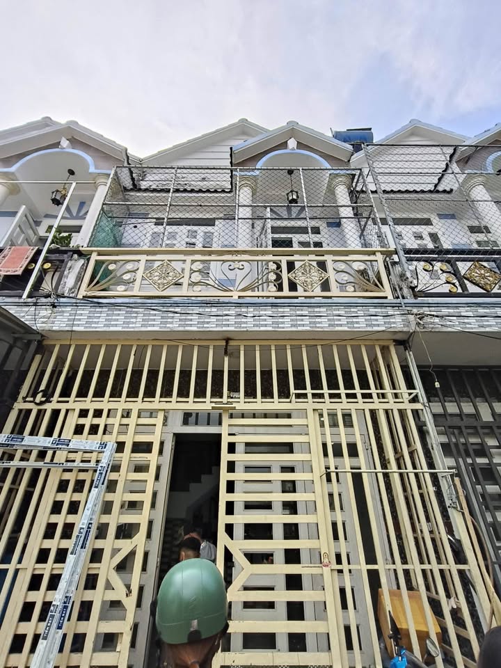 Nhà riêng 36m² Quận 12 giá 810 triệu - Chính chủ bán, sổ hồng sẵn!